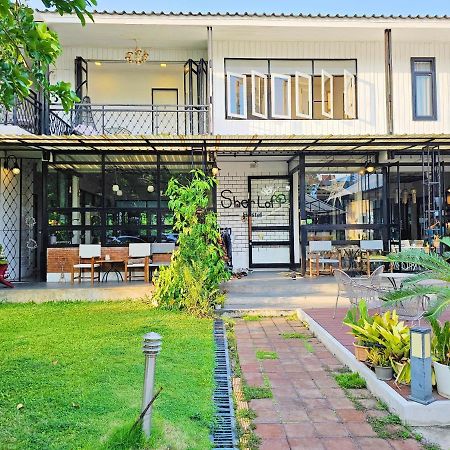 Sherloft Home&Hostel Chiang Mai Buitenkant foto