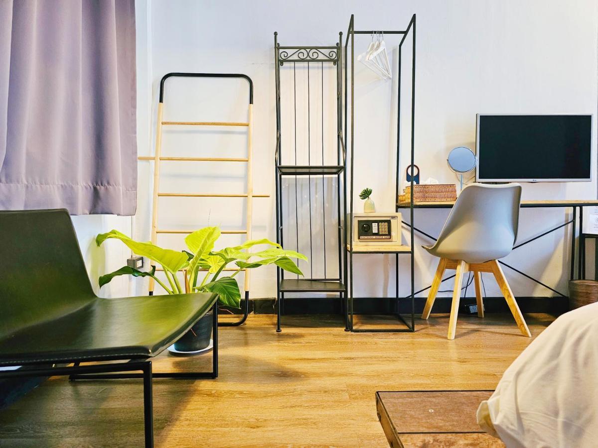 Sherloft Home&Hostel Chiang Mai Buitenkant foto