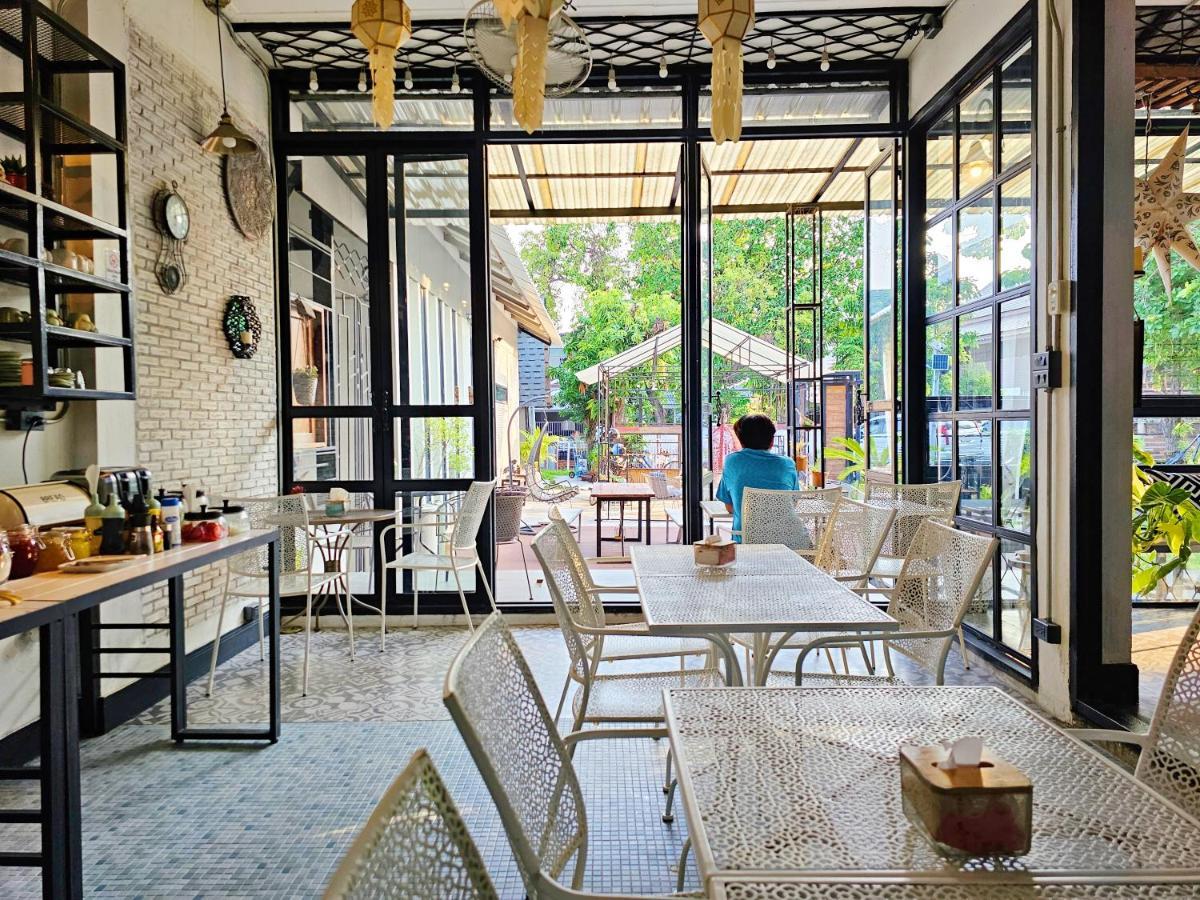 Sherloft Home&Hostel Chiang Mai Buitenkant foto