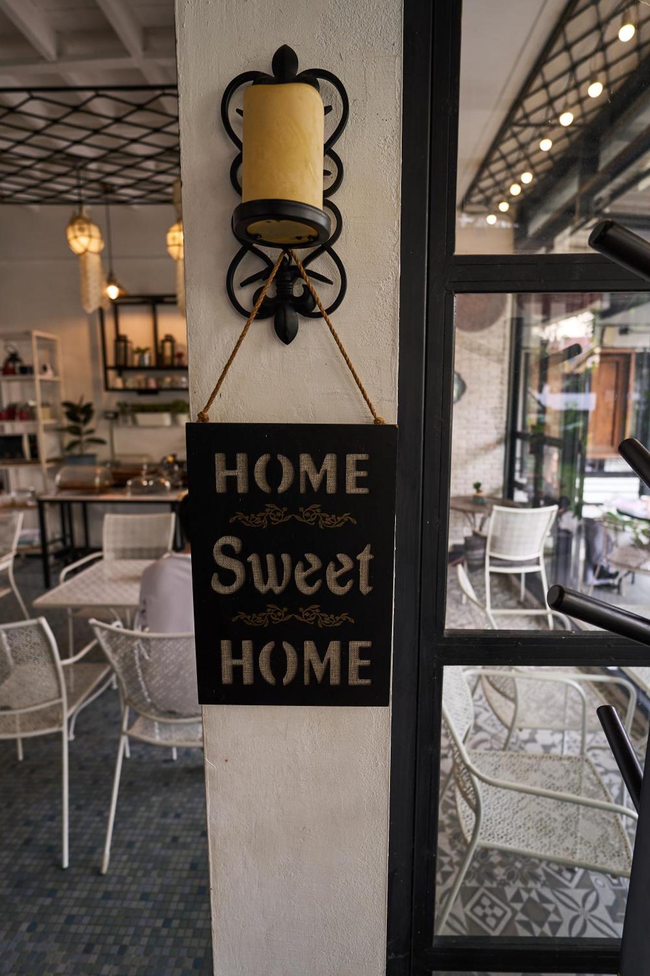 Sherloft Home&Hostel Chiang Mai Buitenkant foto