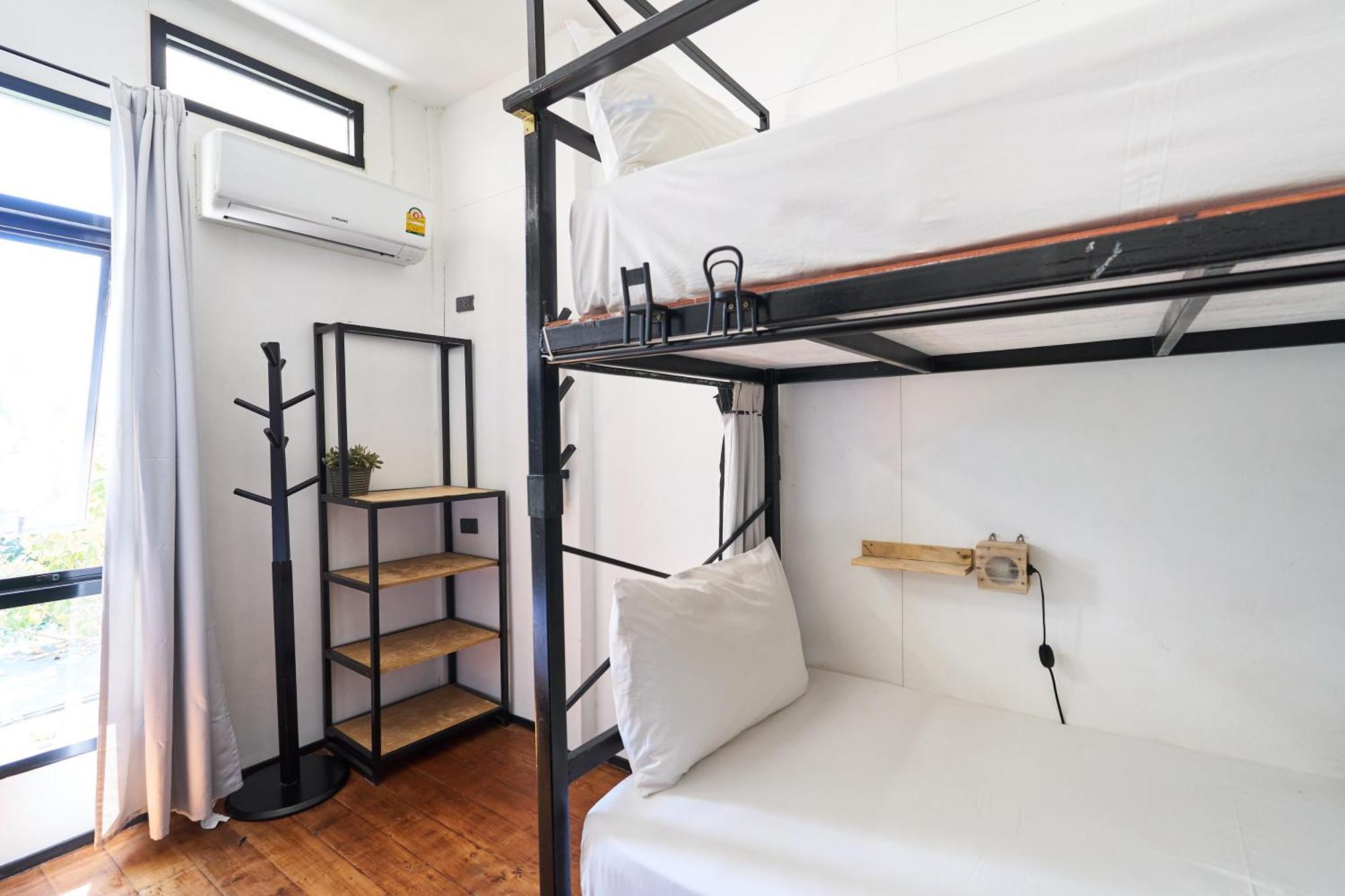 Sherloft Home&Hostel Chiang Mai Buitenkant foto