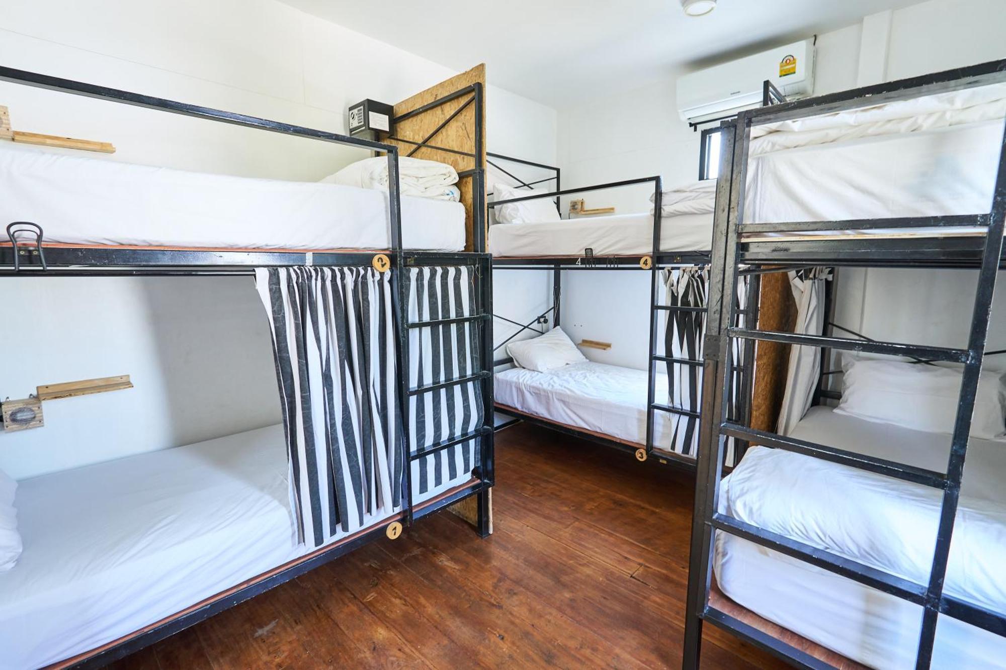 Sherloft Home&Hostel Chiang Mai Buitenkant foto