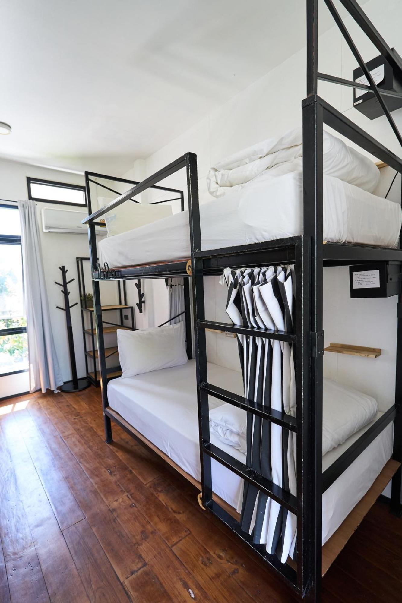 Sherloft Home&Hostel Chiang Mai Buitenkant foto