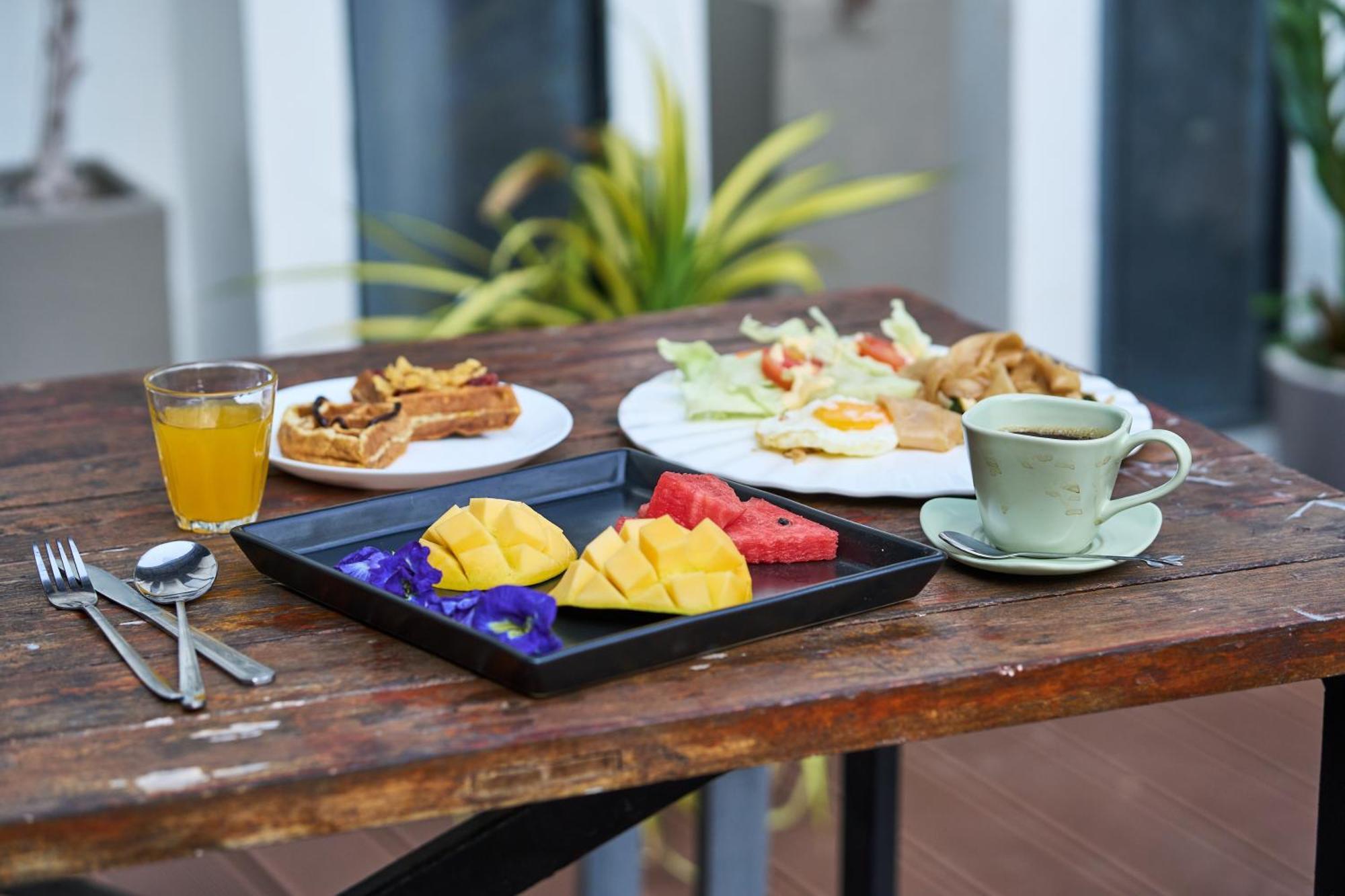 Sherloft Home&Hostel Chiang Mai Buitenkant foto