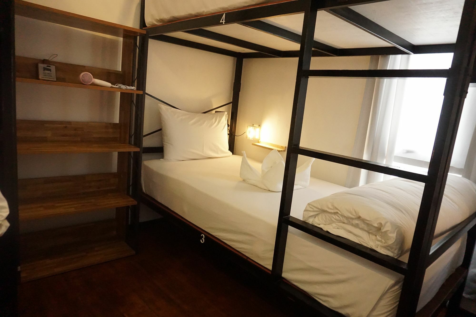 Sherloft Home&Hostel Chiang Mai Buitenkant foto