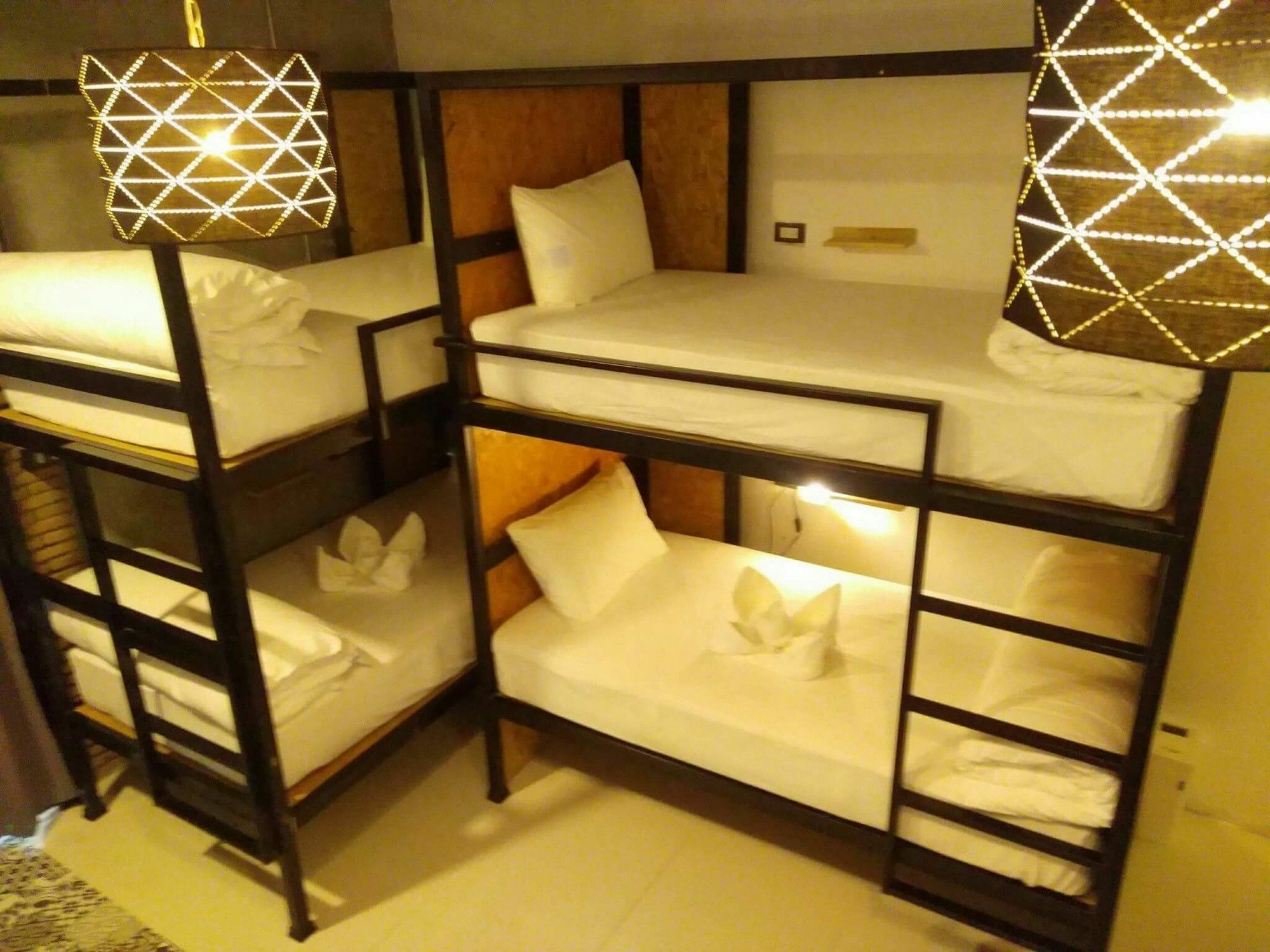 Sherloft Home&Hostel Chiang Mai Buitenkant foto