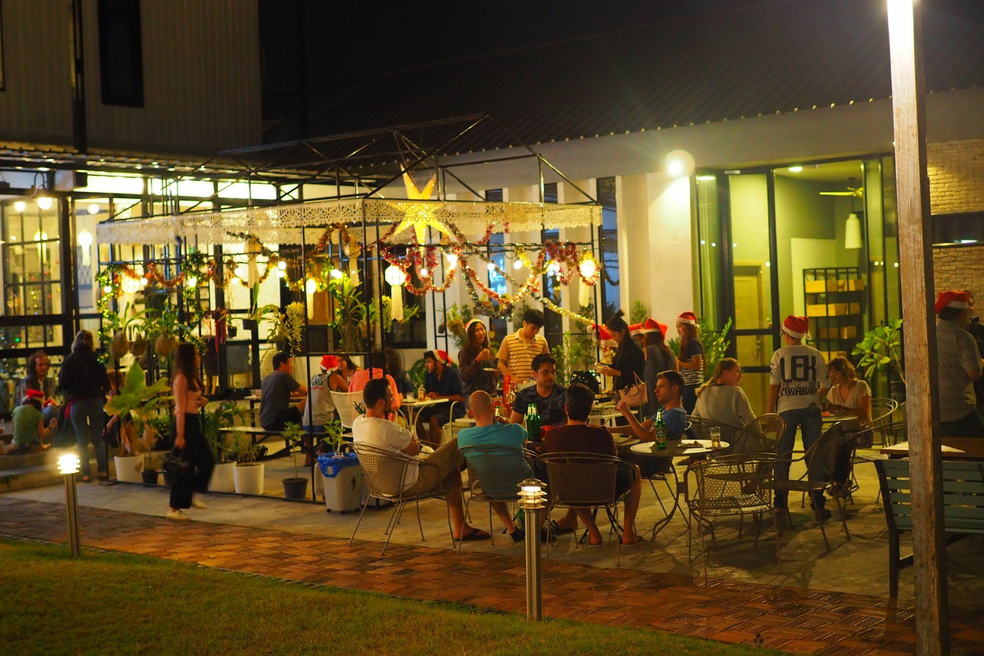 Sherloft Home&Hostel Chiang Mai Buitenkant foto