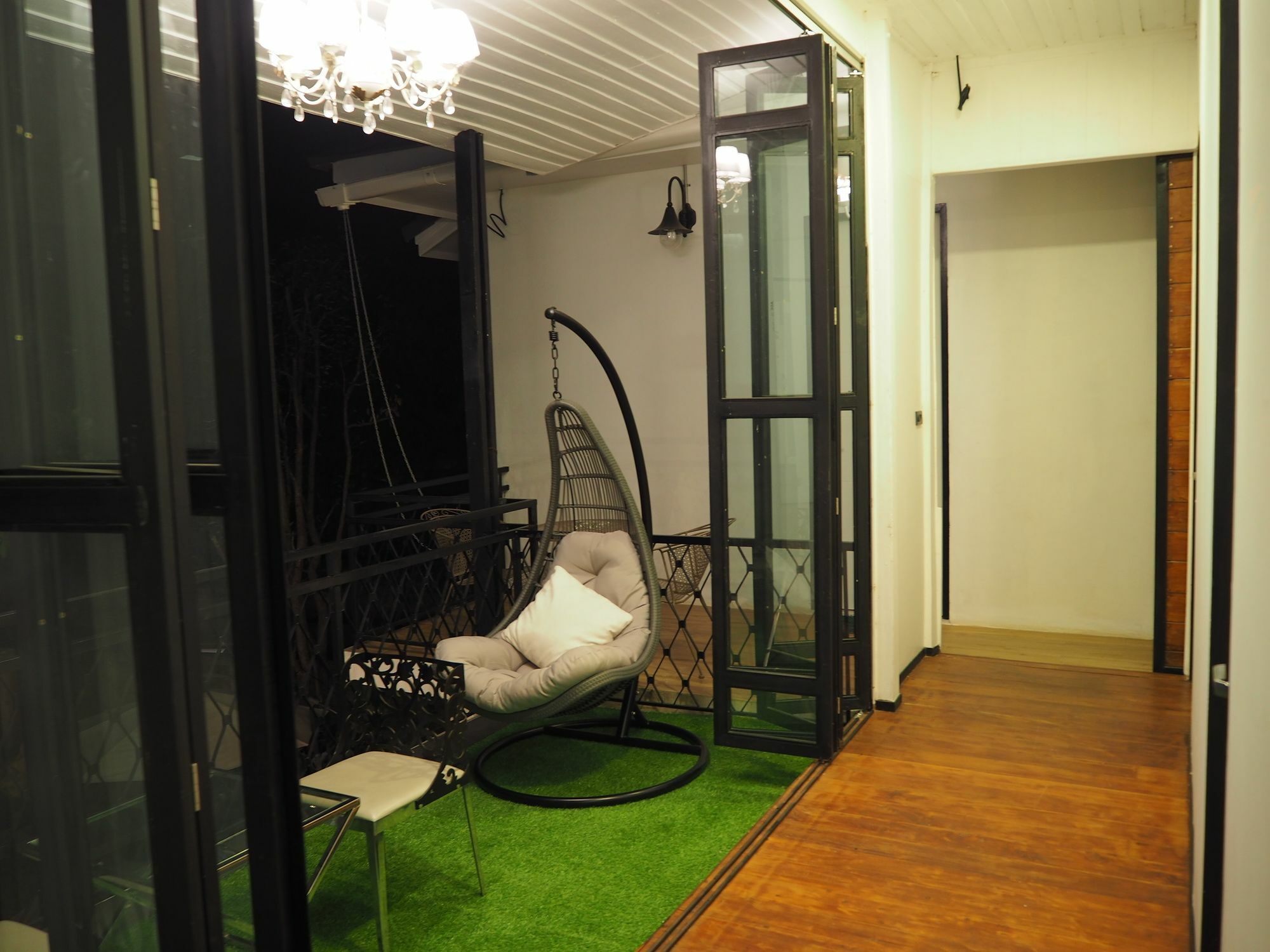 Sherloft Home&Hostel Chiang Mai Buitenkant foto