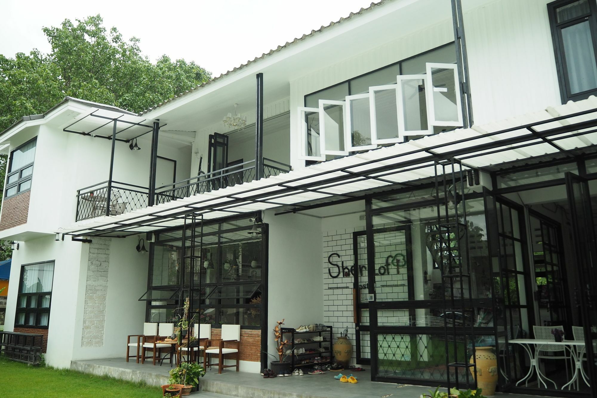 Sherloft Home&Hostel Chiang Mai Buitenkant foto