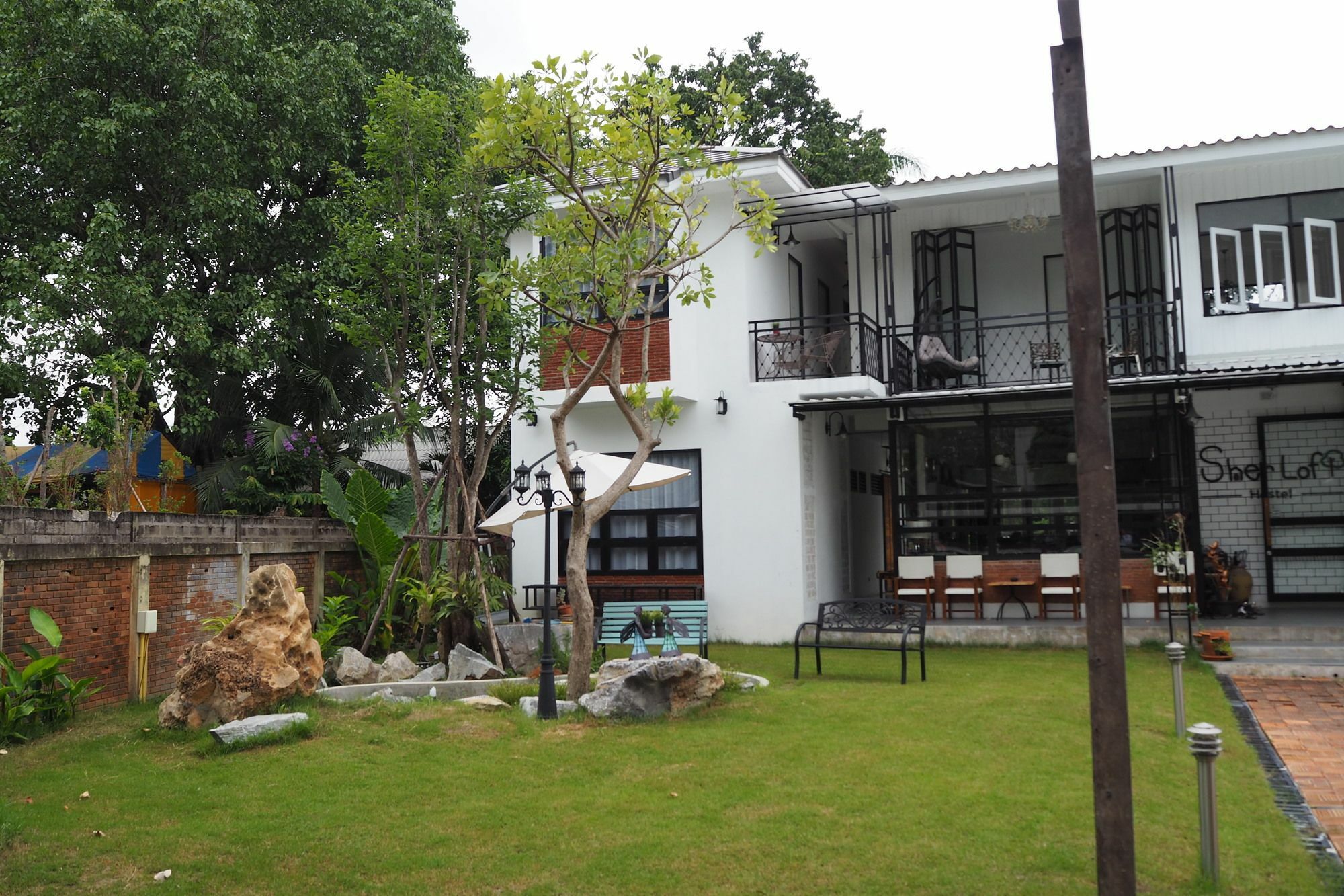 Sherloft Home&Hostel Chiang Mai Buitenkant foto